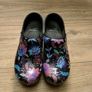 Dansko Size 36 Flower Print Clogs